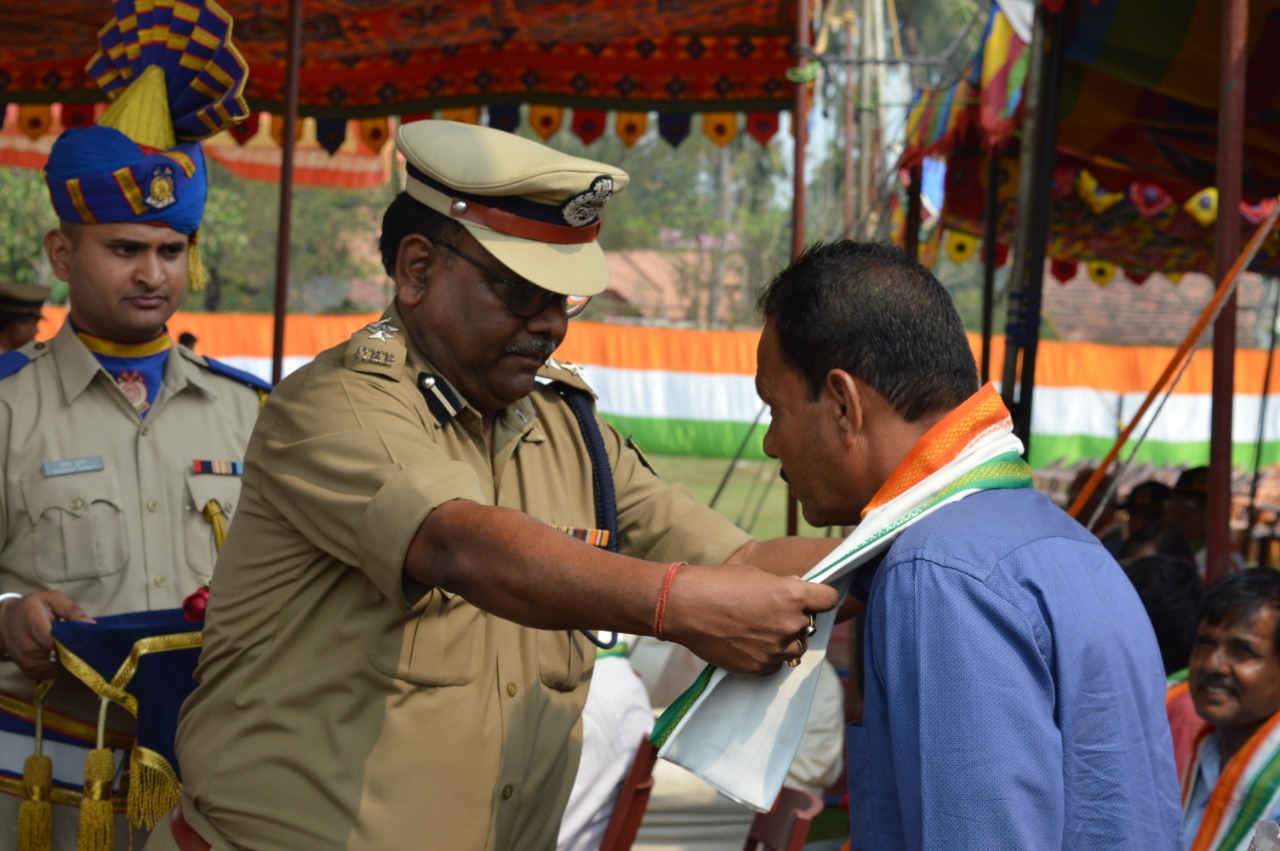   Felicitation of NOK of Shaheed Bablu Santra By Sh. Jagdeep Dhankar, Hon'ble Governor of West Bengal