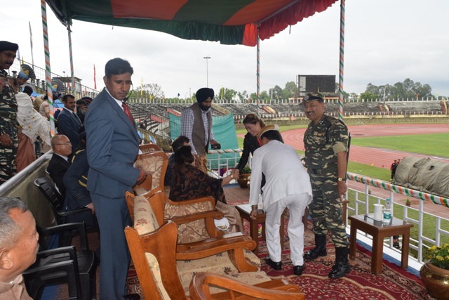   7 वीं शहीद मोनोरंजन सिंह मेमोरियल सीआरपीएफ फुटबॉल टूर्नामेंट का आयोजन इंफाल के खुमैन लंपाक मुख्य स्टेडियम में 23 मार्च से 04 अप्रैल 2017…