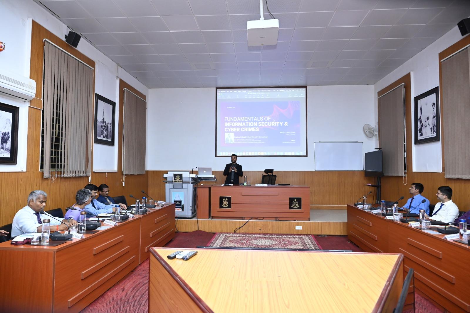   साइबर और सूचना सुरक्षा पाठ्यक्रम