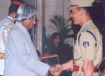 Shaurya Chakra Awarded by President of India image 2
